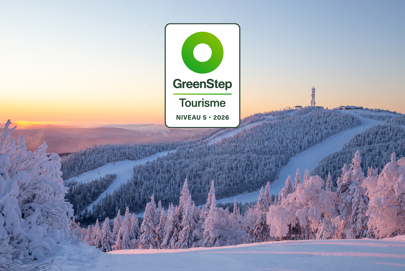 Sommet Tremblant avec logos ecoresponsables